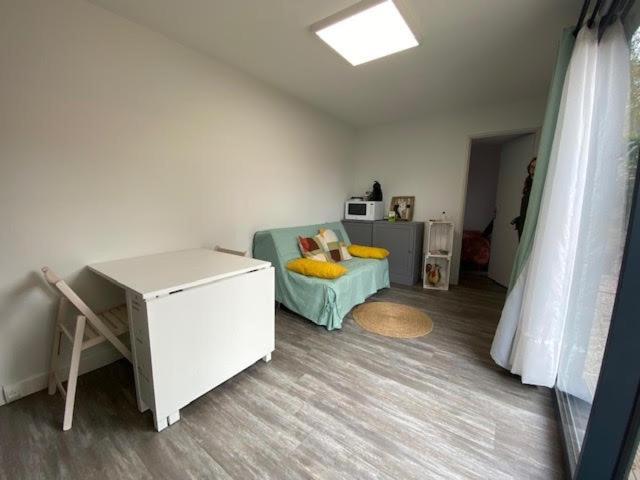 Studio De Jardin "Le Temps D Une Pause" Jusqu'A 4 Personnes En Face Du Beaujolais - Climatisation Et Borne Recharge Vehicule Electrique Montmerle-sur-Saone Buitenkant foto