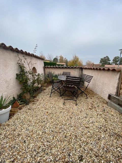 Studio De Jardin "Le Temps D Une Pause" Jusqu'A 4 Personnes En Face Du Beaujolais - Climatisation Et Borne Recharge Vehicule Electrique Montmerle-sur-Saone Buitenkant foto