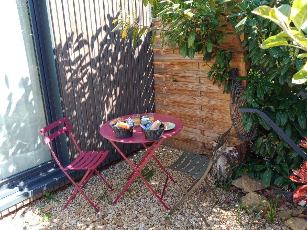 Studio De Jardin "Le Temps D Une Pause" Jusqu'A 4 Personnes En Face Du Beaujolais - Climatisation Et Borne Recharge Vehicule Electrique Montmerle-sur-Saone Buitenkant foto
